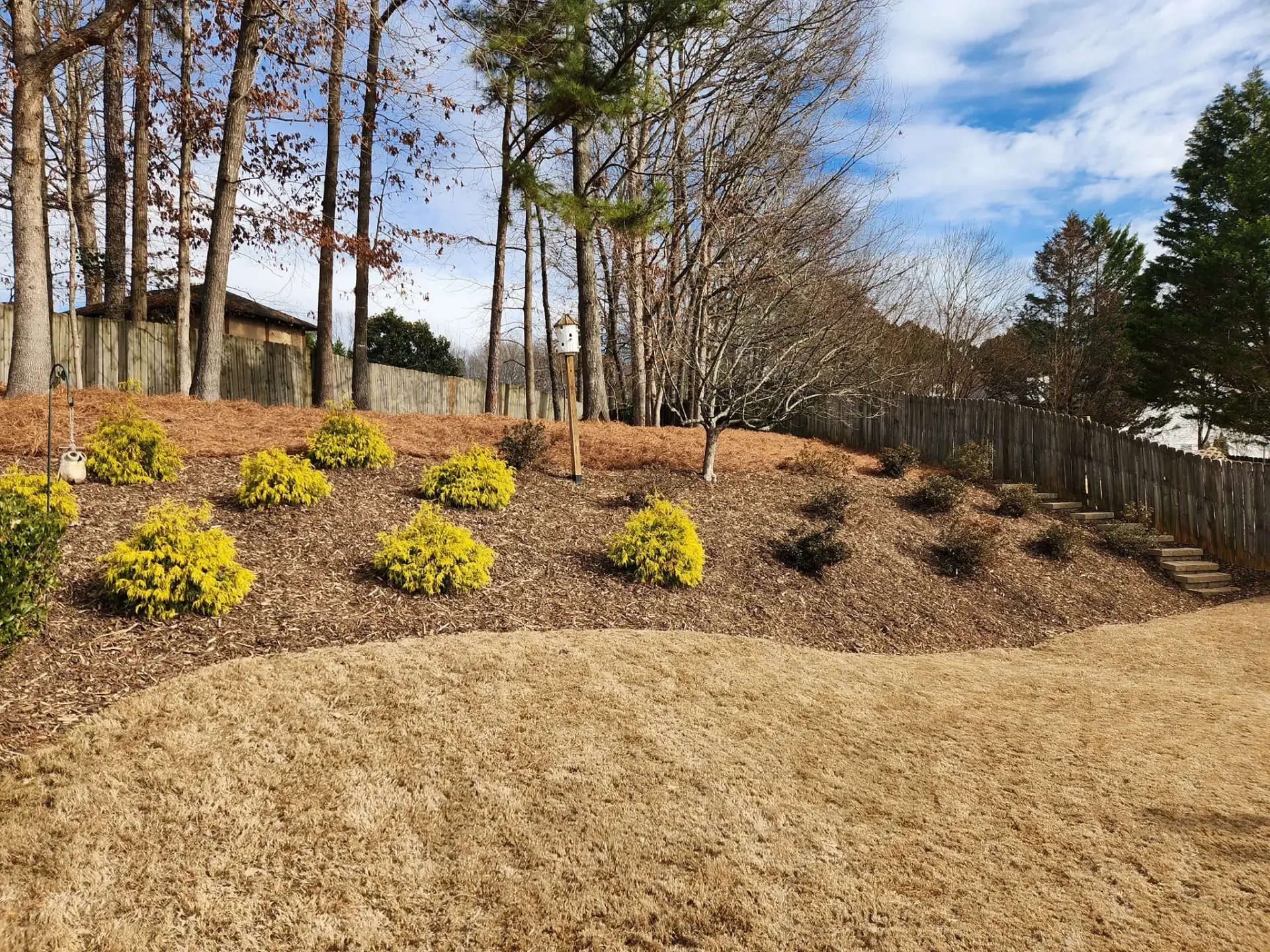 Mulch, Pinestraw & Rock Beds